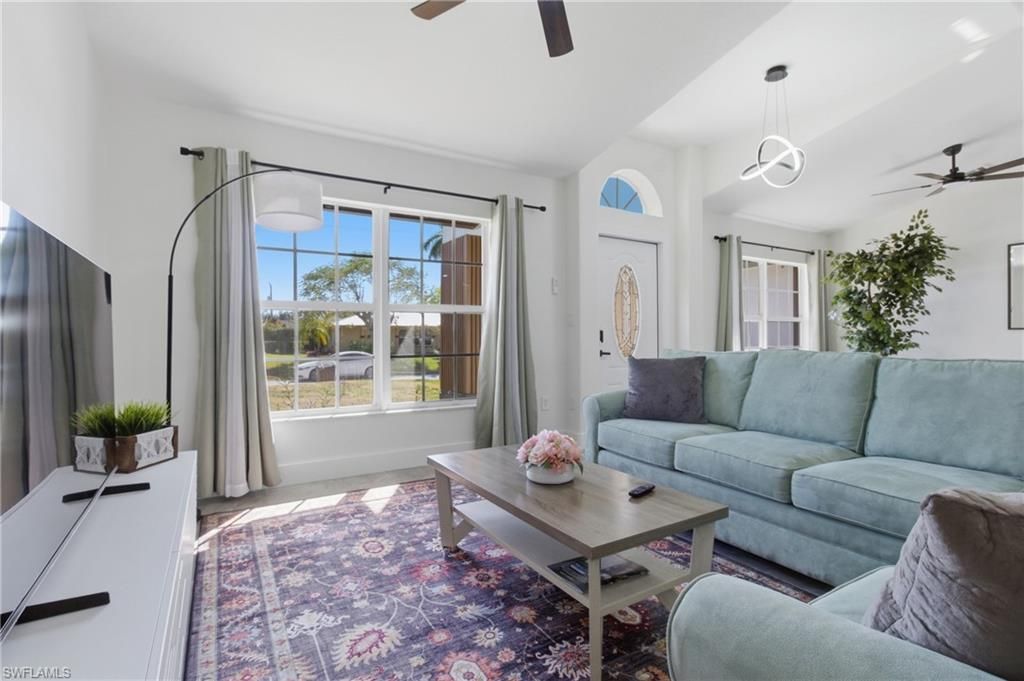 Image 11 of property listing at 619 SW 26th TER, Cape Coral, FL 33914