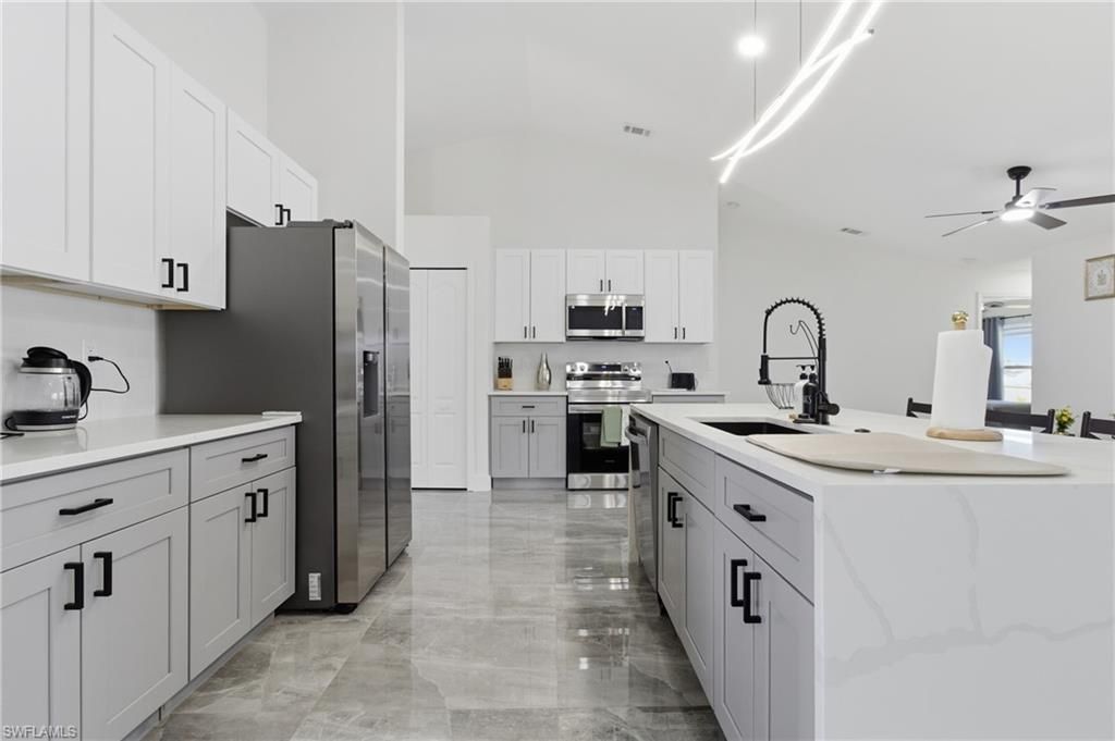 Image 15 of property listing at 619 SW 26th TER, Cape Coral, FL 33914