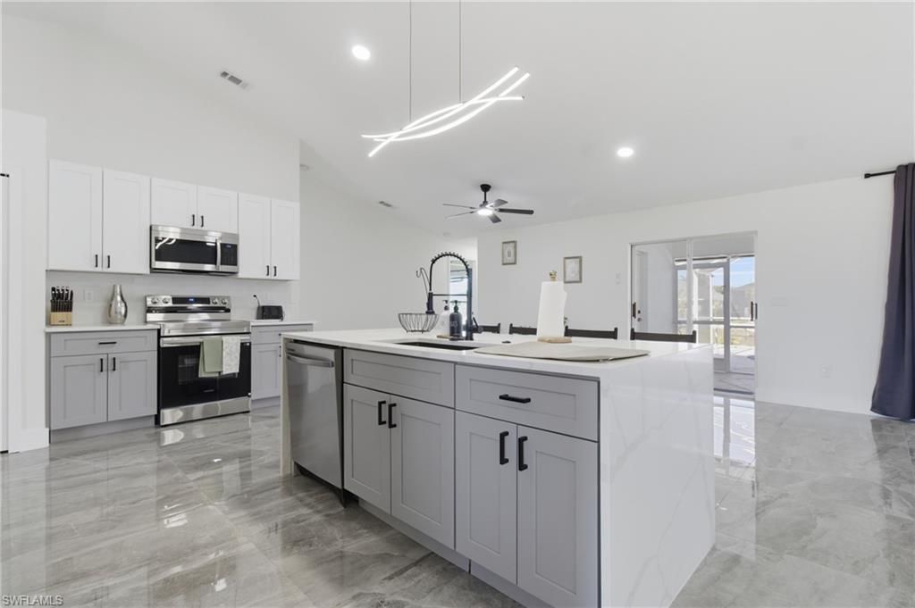 Image 16 of property listing at 619 SW 26th TER, Cape Coral, FL 33914