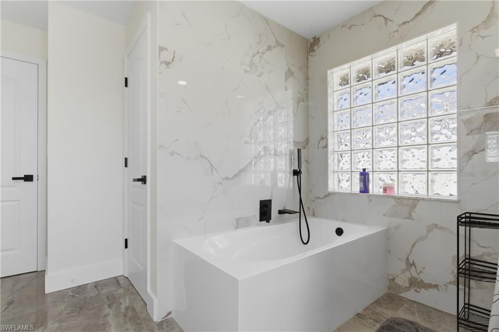 Image 22 of property listing at 619 SW 26th TER, Cape Coral, FL 33914