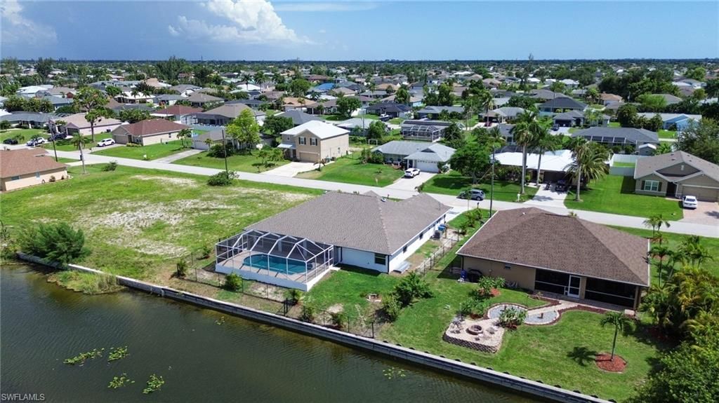 Image 3 of property listing at 619 SW 26th TER, Cape Coral, FL 33914