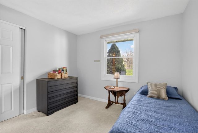 15 San Mateo Dr, Chelmsford, MA 01824