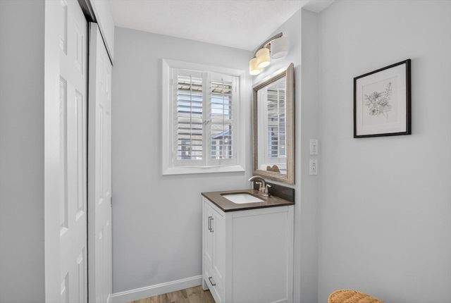 15 San Mateo Dr, Chelmsford, MA 01824