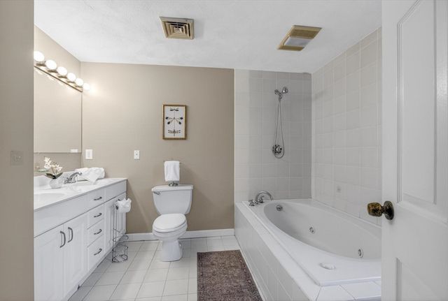 15 San Mateo Dr, Chelmsford, MA 01824