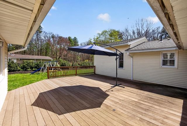 15 San Mateo Dr, Chelmsford, MA 01824