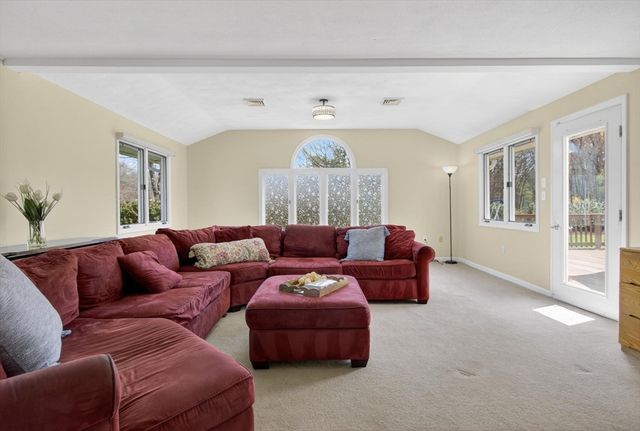 15 San Mateo Dr, Chelmsford, MA 01824