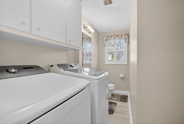 15 San Mateo Dr, Chelmsford, MA 01824