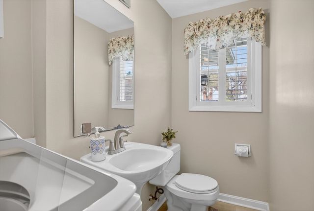 15 San Mateo Dr, Chelmsford, MA 01824