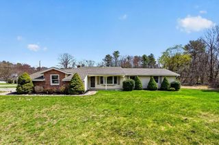 15 San Mateo Dr, Chelmsford, MA 01824