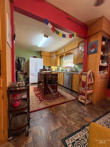 2068 Sherry Ln, Twin Falls, ID 83301