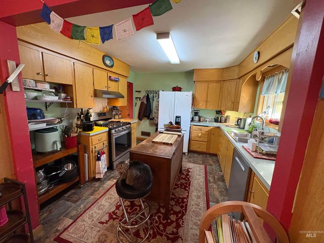 2068 Sherry Ln, Twin Falls, ID 83301