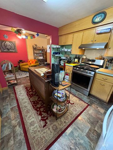 2068 Sherry Ln, Twin Falls, ID 83301