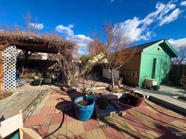 2068 Sherry Ln, Twin Falls, ID 83301