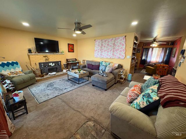 2068 Sherry Ln, Twin Falls, ID 83301