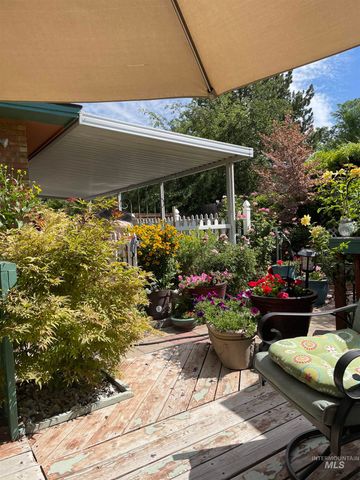 2068 Sherry Ln, Twin Falls, ID 83301