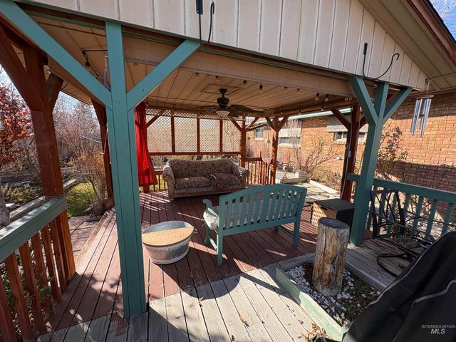 2068 Sherry Ln, Twin Falls, ID 83301