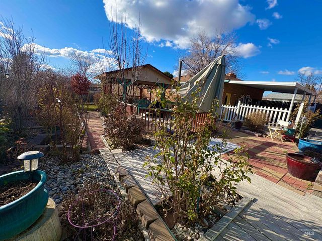 2068 Sherry Ln, Twin Falls, ID 83301