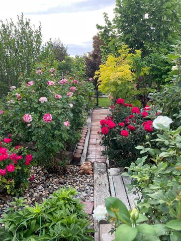 2068 Sherry Ln, Twin Falls, ID 83301