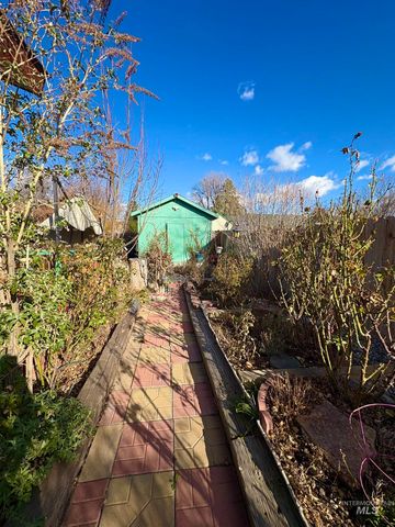 2068 Sherry Ln, Twin Falls, ID 83301