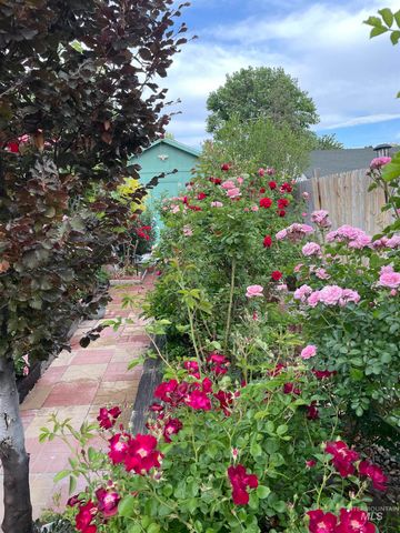 2068 Sherry Ln, Twin Falls, ID 83301