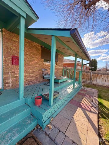 2068 Sherry Ln, Twin Falls, ID 83301