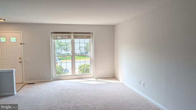 43543 PLANTATION TER, Ashburn, VA 20147