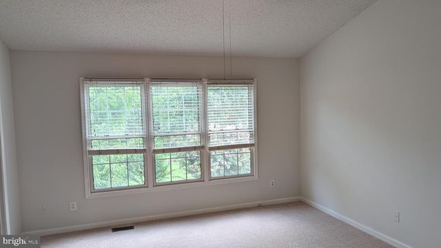 43543 PLANTATION TER, Ashburn, VA 20147