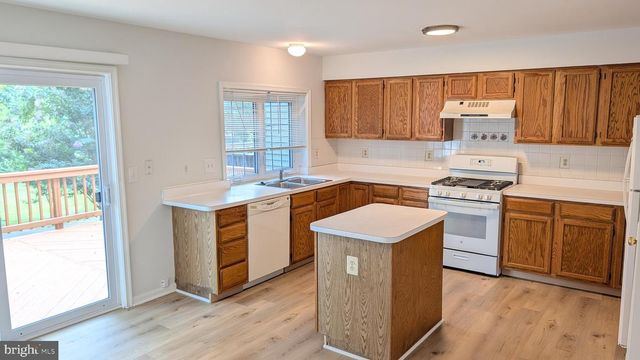 43543 PLANTATION TER, Ashburn, VA 20147