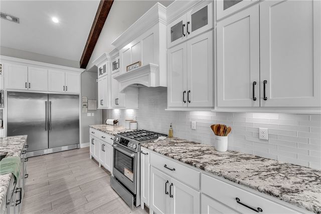 509 Waterfalls Court, Farmington, AR 72730