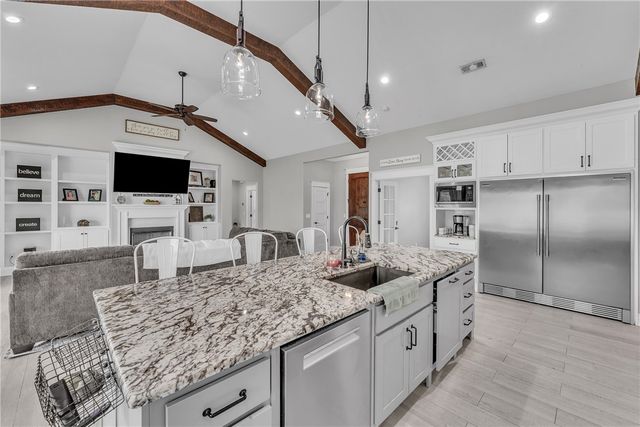 509 Waterfalls Court, Farmington, AR 72730