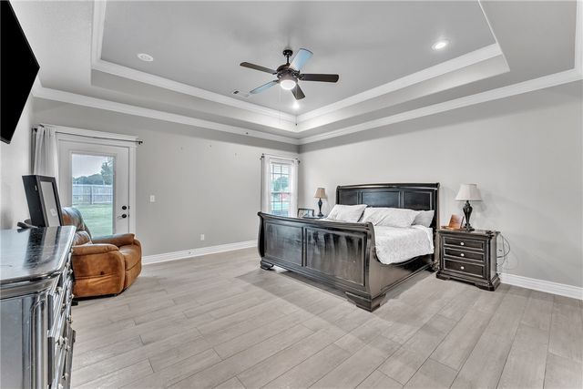 509 Waterfalls Court, Farmington, AR 72730