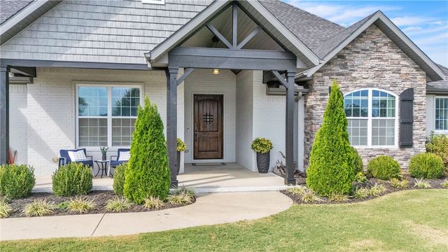 509 Waterfalls Court, Farmington, AR 72730