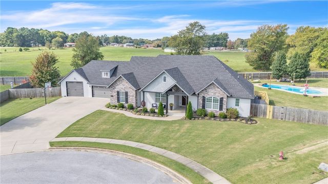 509 Waterfalls Court, Farmington, AR 72730