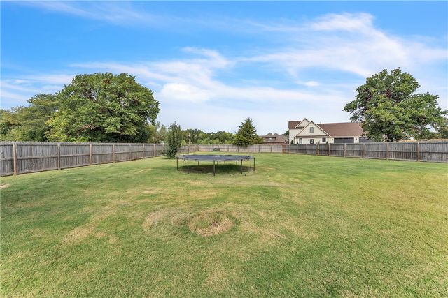 509 Waterfalls Court, Farmington, AR 72730