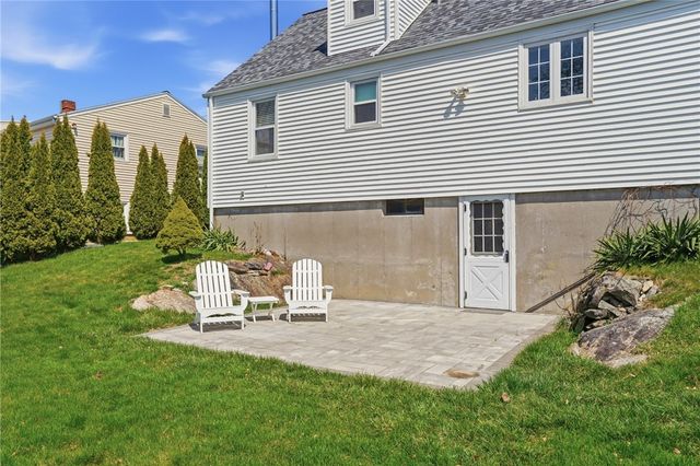 17 Goulart Avenue, Bristol, RI 02809