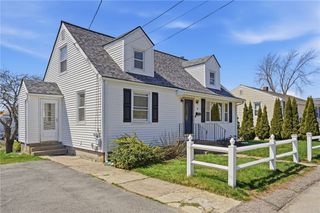 17 Goulart Avenue, Bristol, RI 02809