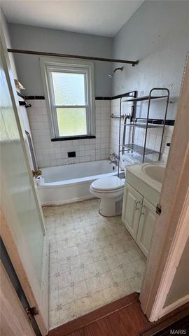 10300 Saint Joan Lane, St Ann, MO 63074