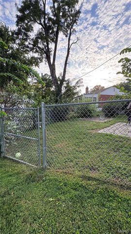 10300 Saint Joan Lane, St Ann, MO 63074