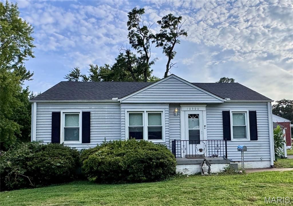 10300 Saint Joan Lane, St Ann, MO 63074