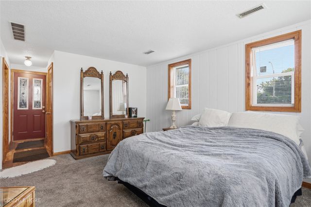 3244 SE 20th Street, Des Moines, IA 50320