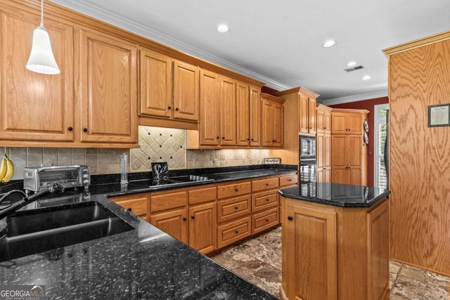 1151 Shoulder Bone Circle, Greensboro, GA 30642