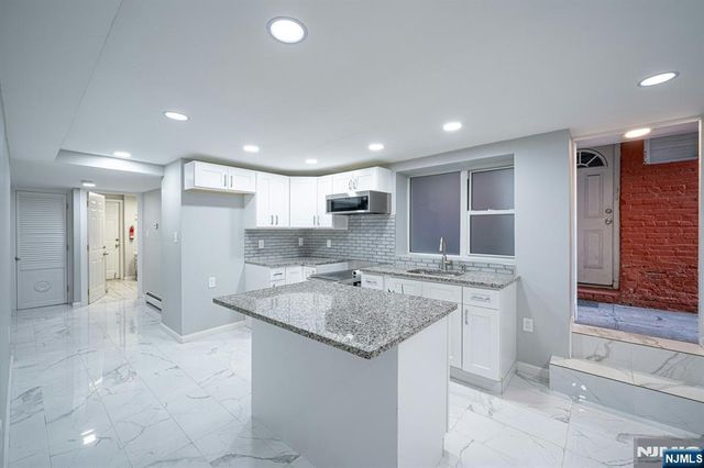 162 Glenwood Avenue, Jersey City, NJ 07306