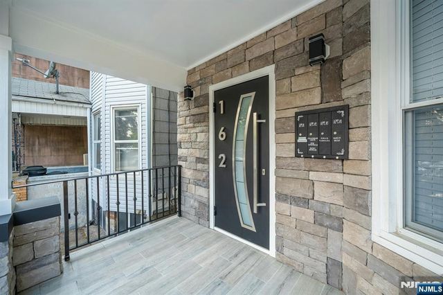 162 Glenwood Avenue, Jersey City, NJ 07306
