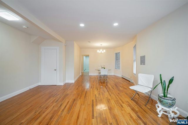 162 Glenwood Avenue, Jersey City, NJ 07306