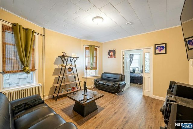 162 Glenwood Avenue, Jersey City, NJ 07306