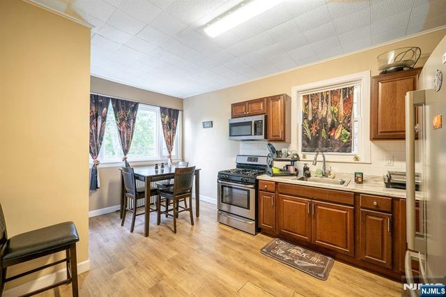 162 Glenwood Avenue, Jersey City, NJ 07306