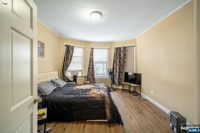 162 Glenwood Avenue, Jersey City, NJ 07306