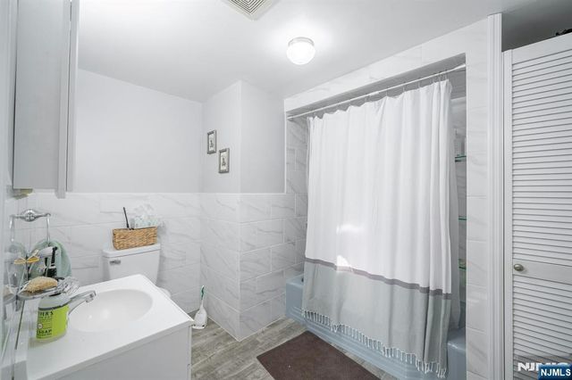 162 Glenwood Avenue, Jersey City, NJ 07306