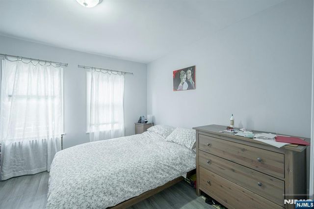 162 Glenwood Avenue, Jersey City, NJ 07306