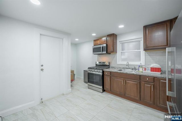 162 Glenwood Avenue, Jersey City, NJ 07306